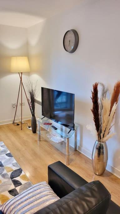 Balcony-View With Free And Secured Parking Manchester Exterior foto